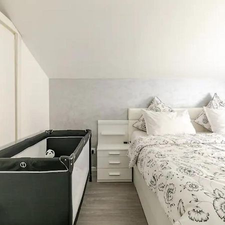Maisonnette Avec Terrasse Страсбург Екстериор снимка